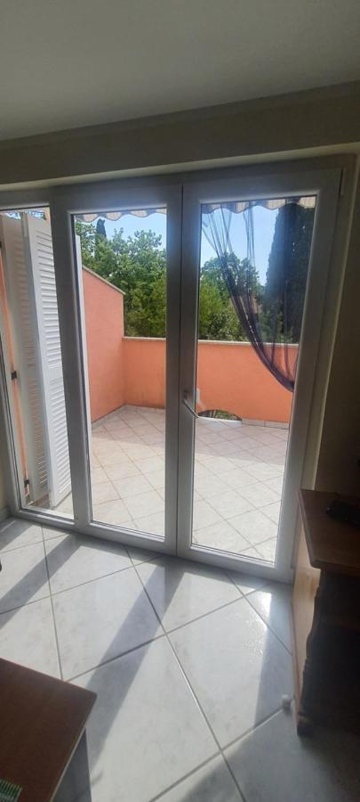 Apartments Ivanka G Malinska Exterior foto