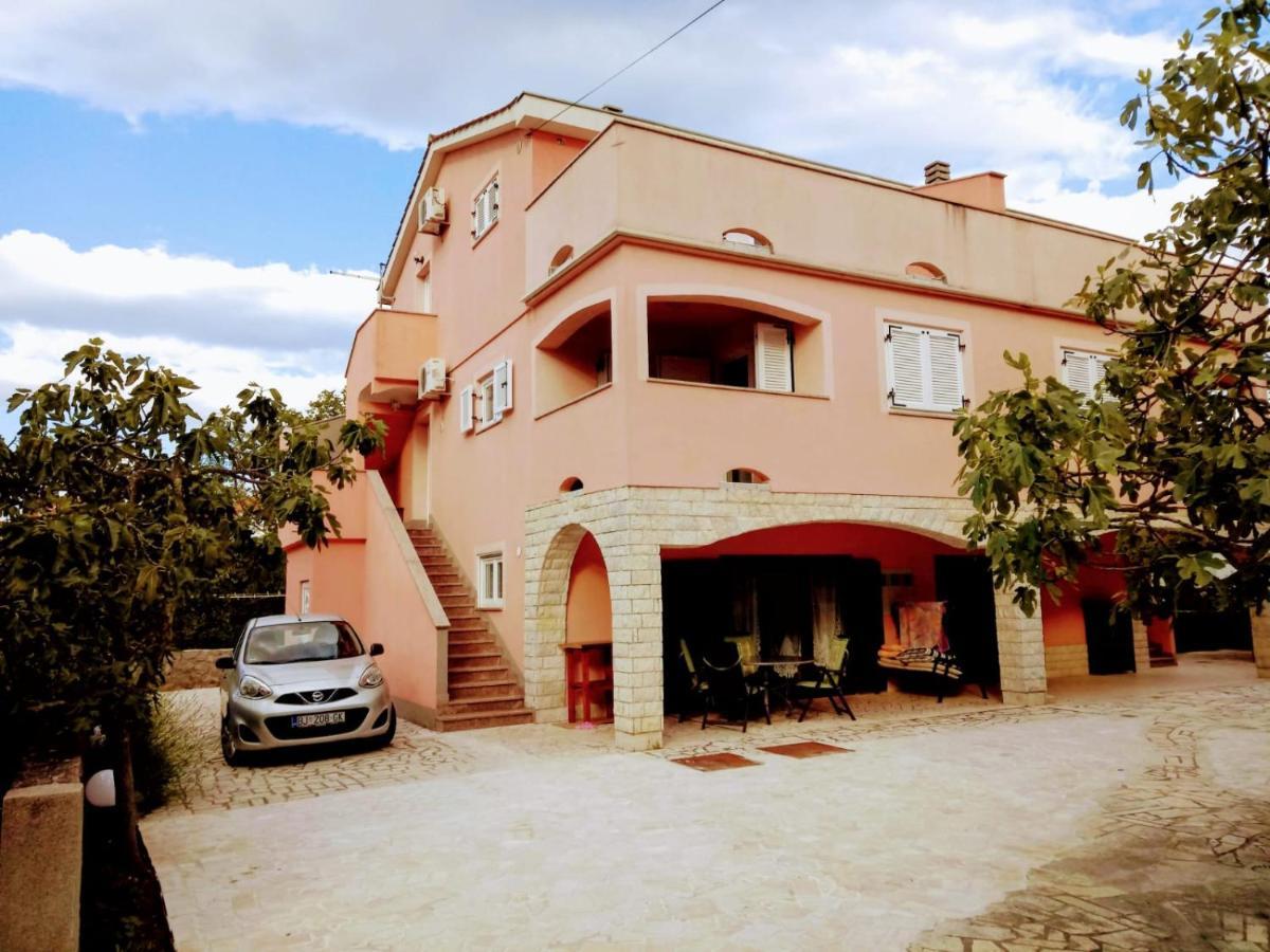 Apartments Ivanka G Malinska Exterior foto